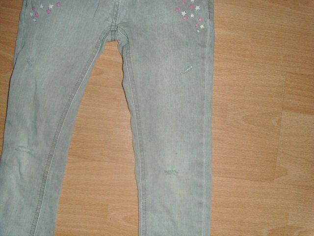 Jeans von Topolino, hellgrau mit Sternen, Gr. 128
