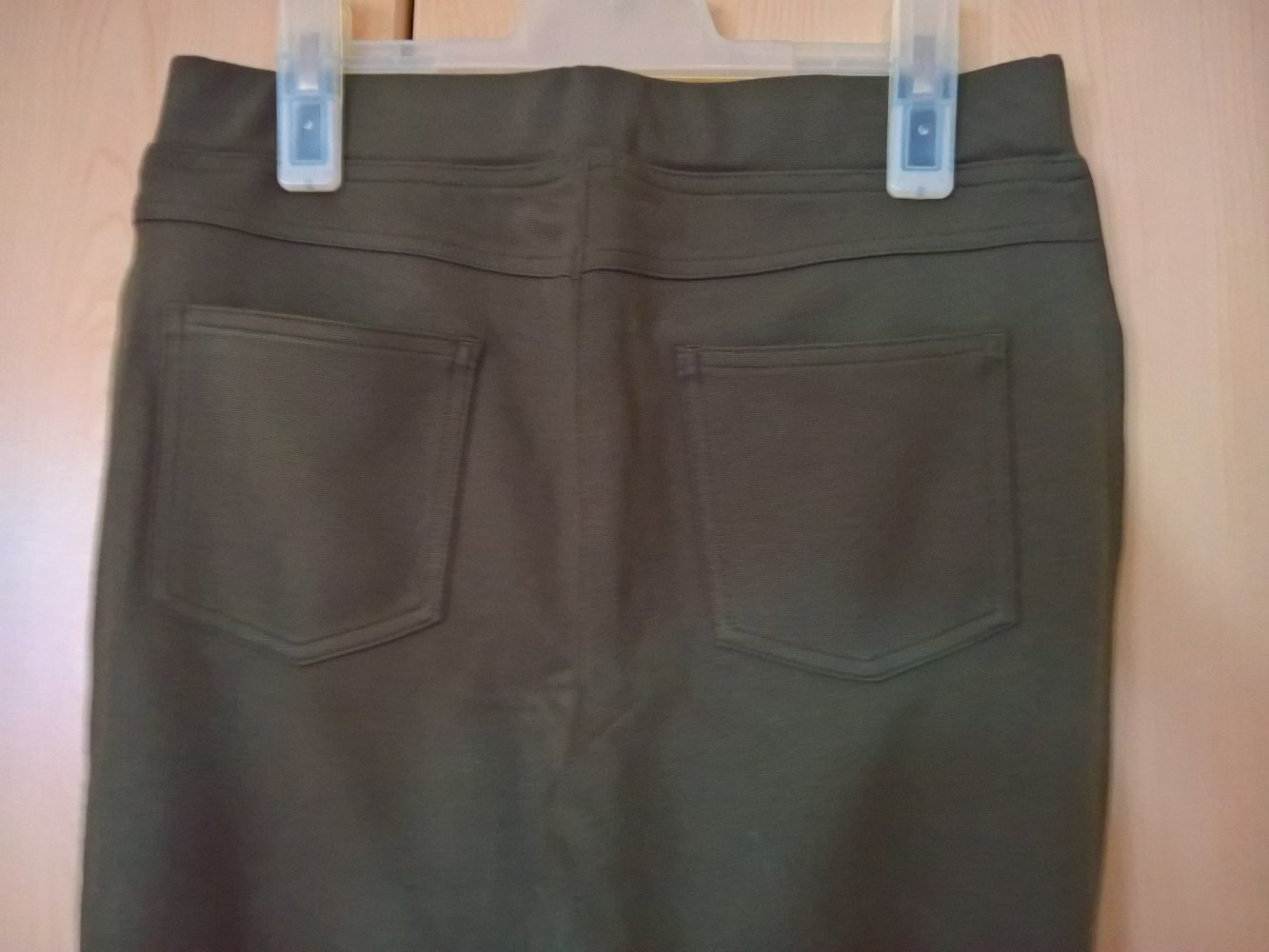 neue Hose Gr. 36 (auch 38?) von Pfeffinger in Oliv (hoher Neupreis!)