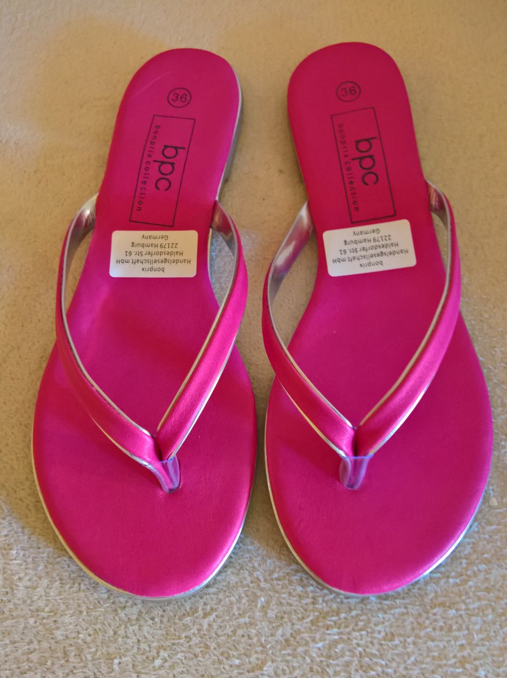 neue Zehentrenner-Sandalen Gr. 36 pink silber