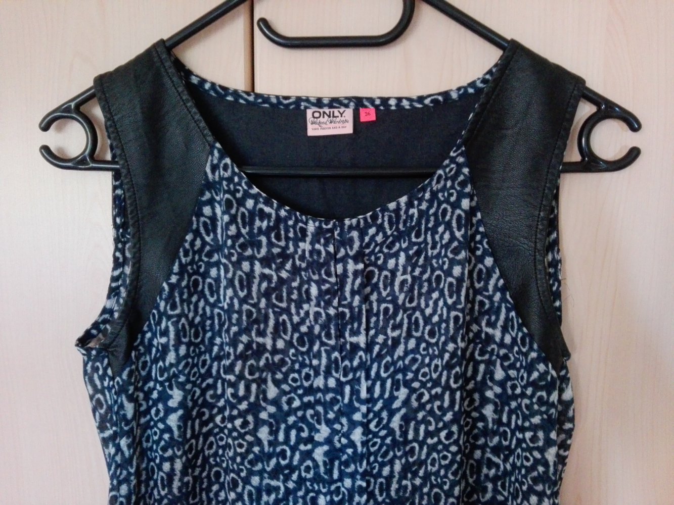 Blusentop Gr. 36 mit Kunstleder-Details von Only