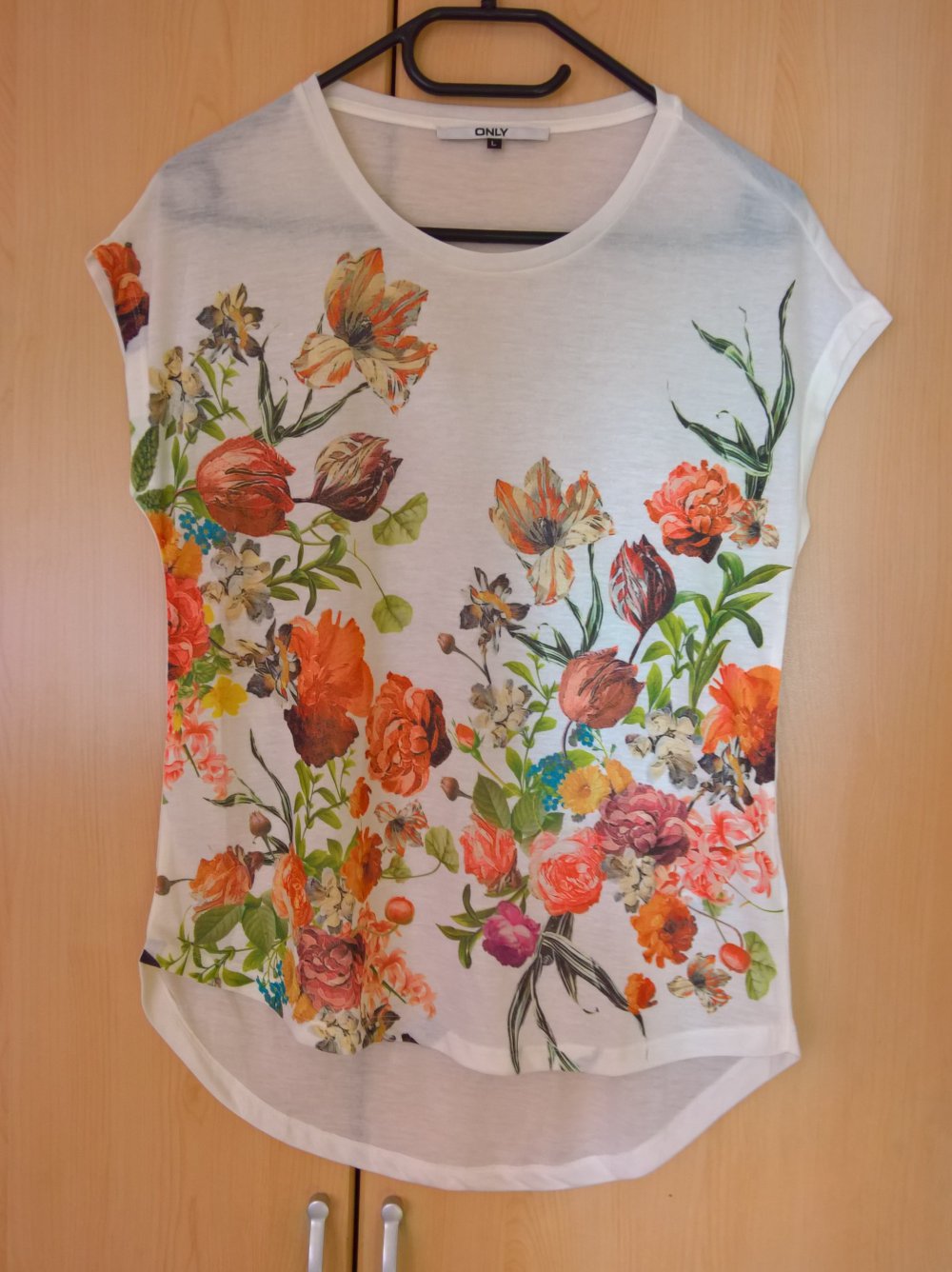 leichtes Shirt von Only Gr. L (getragen bei M 40)