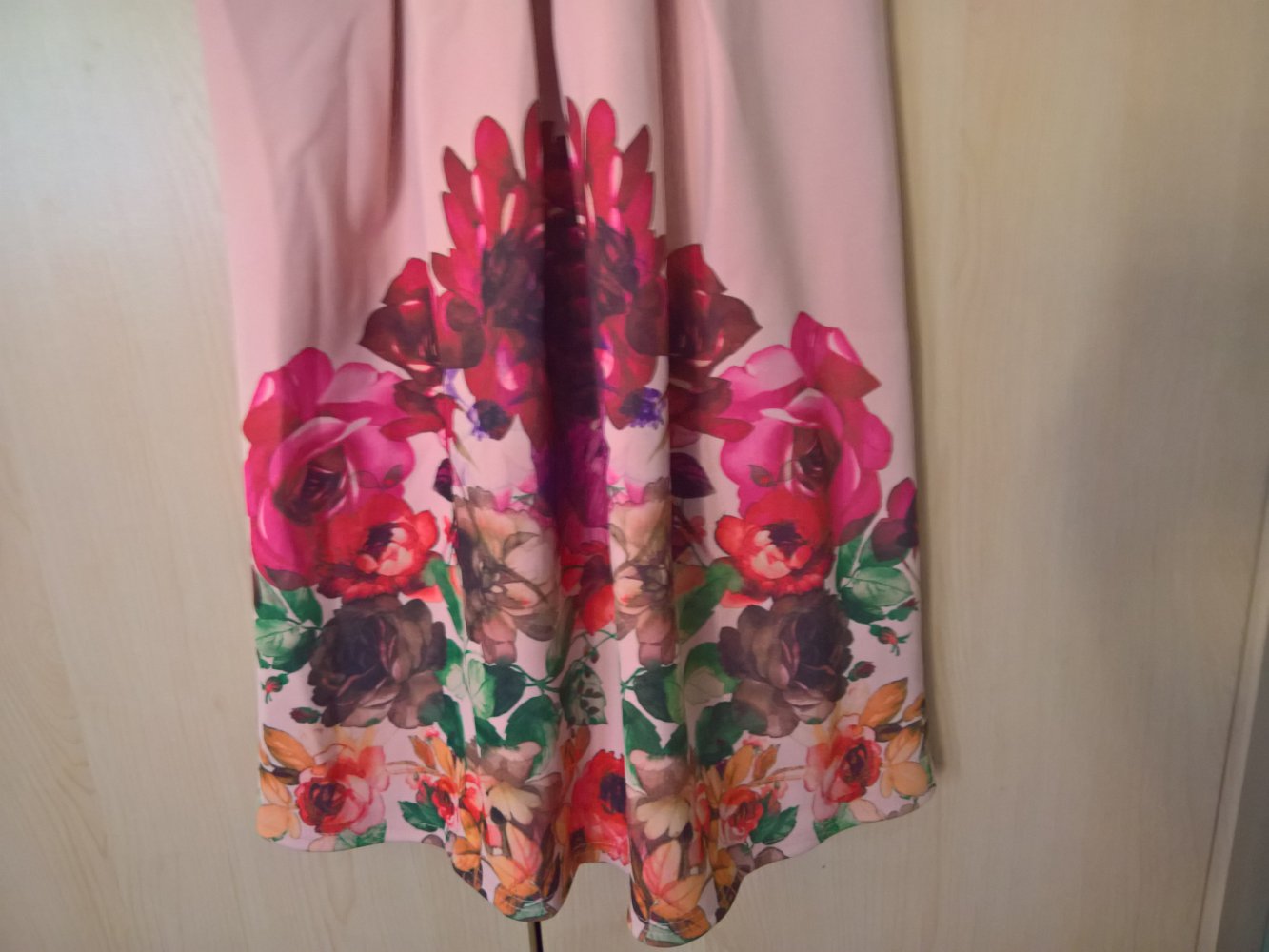 neues Kleid mit Blumenmuster Gr. XS S 34 36