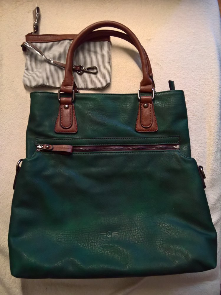 ungetragene Tasche grün braun mit Kosmetiktäschchen