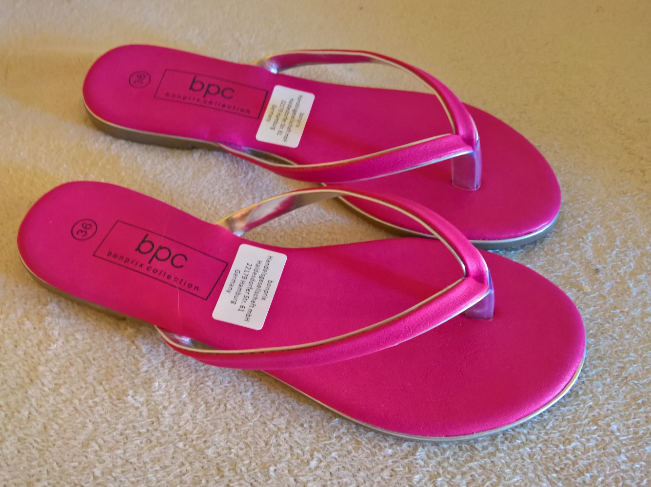 neue Zehentrenner-Sandalen Gr. 36 pink silber