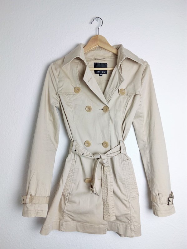 Beiger Trenchcoat