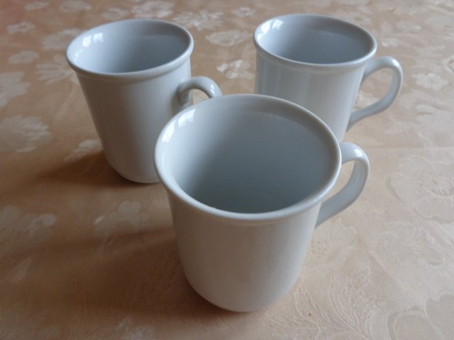 Haushalt - Geschirr - Becher - Trinkbecher, weiß, 3 Stück 3,00 €