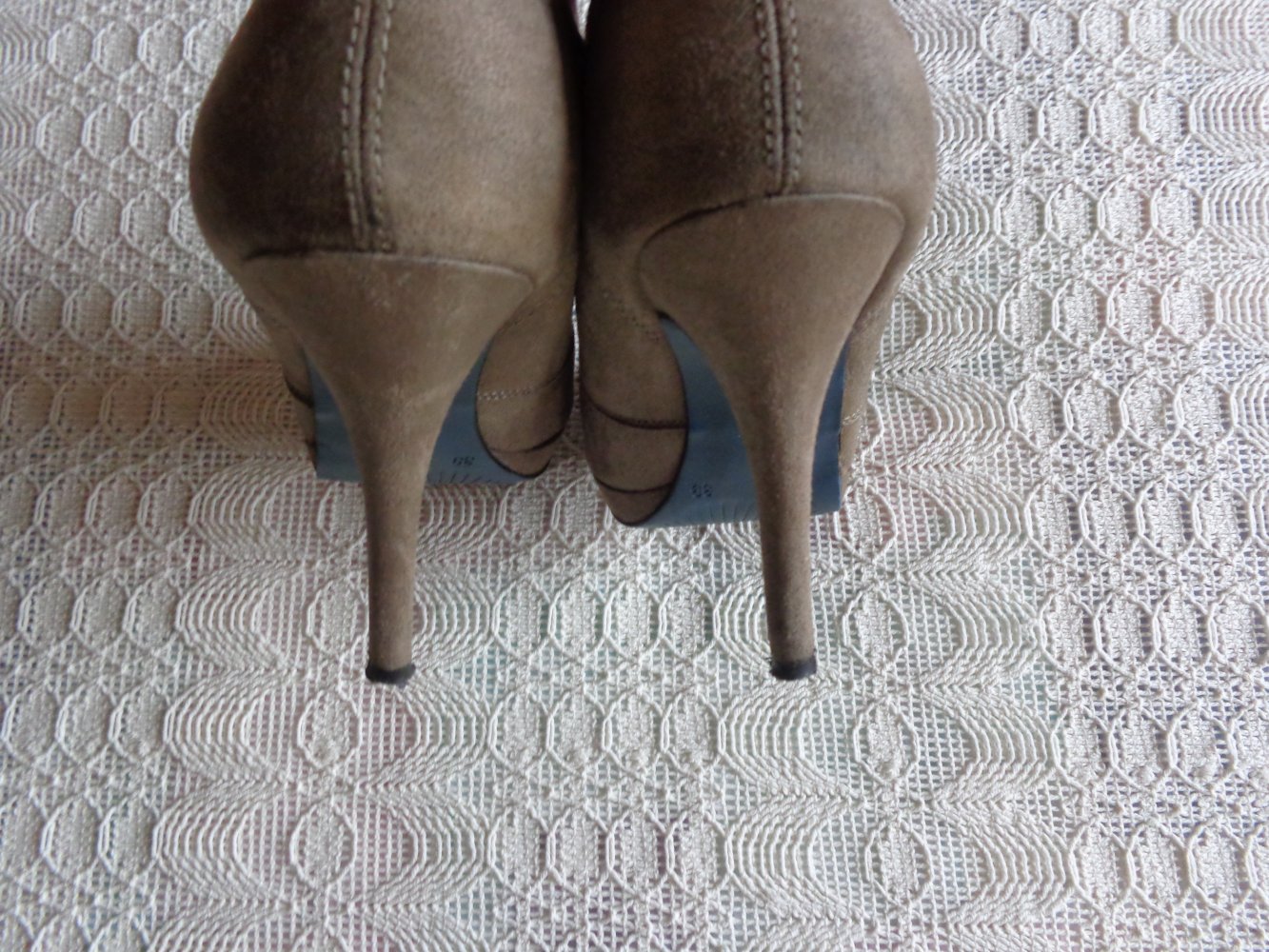 Pumps, Hochfront-Pumps, High Heels, Gr. 39, beige, wildlederartig, Graceland