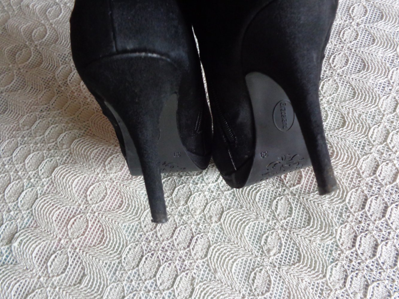 Pumps, Hochfront-Pumps, High Heels, Gr. 39, schwarz, wildlederartig, Graceland