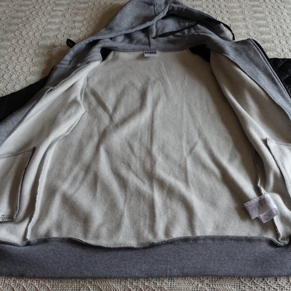 Sweatjacke mit Kapuze, Kapuzenjacke, Urban Classics, grau/schwarz, Gr. S bzw ca. Gr. 36, 19 Euro 