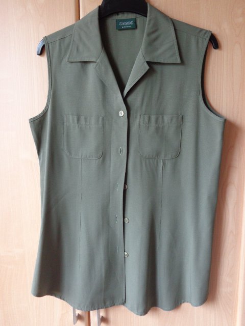 #Bluse ärmellos, Gr. 38/40 bzw. ca. Gr. M, khaki bzw. oliv