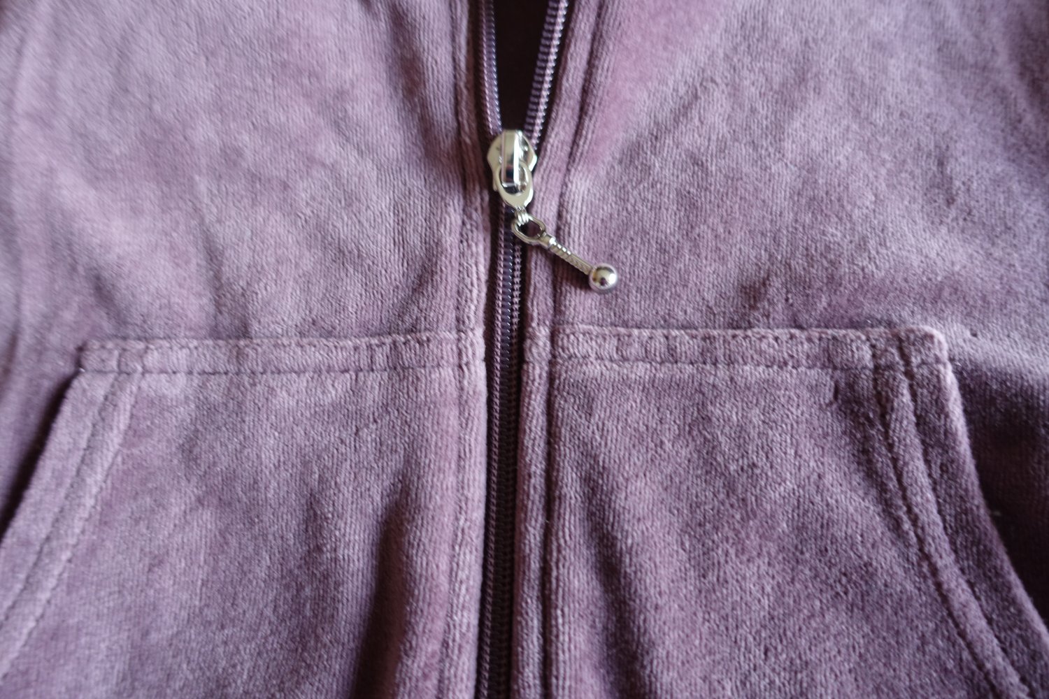 Kombi-Jogging-Anzug, Nickystoff, RV-Jacke mit Kapuze Gr. S, Hose Gr. M, auberginefarben
