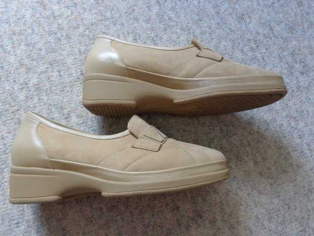 NEU Damenschuhe Waldläufer Gr. 5 bzw. Gr. 38 beige Leder, Fußbett