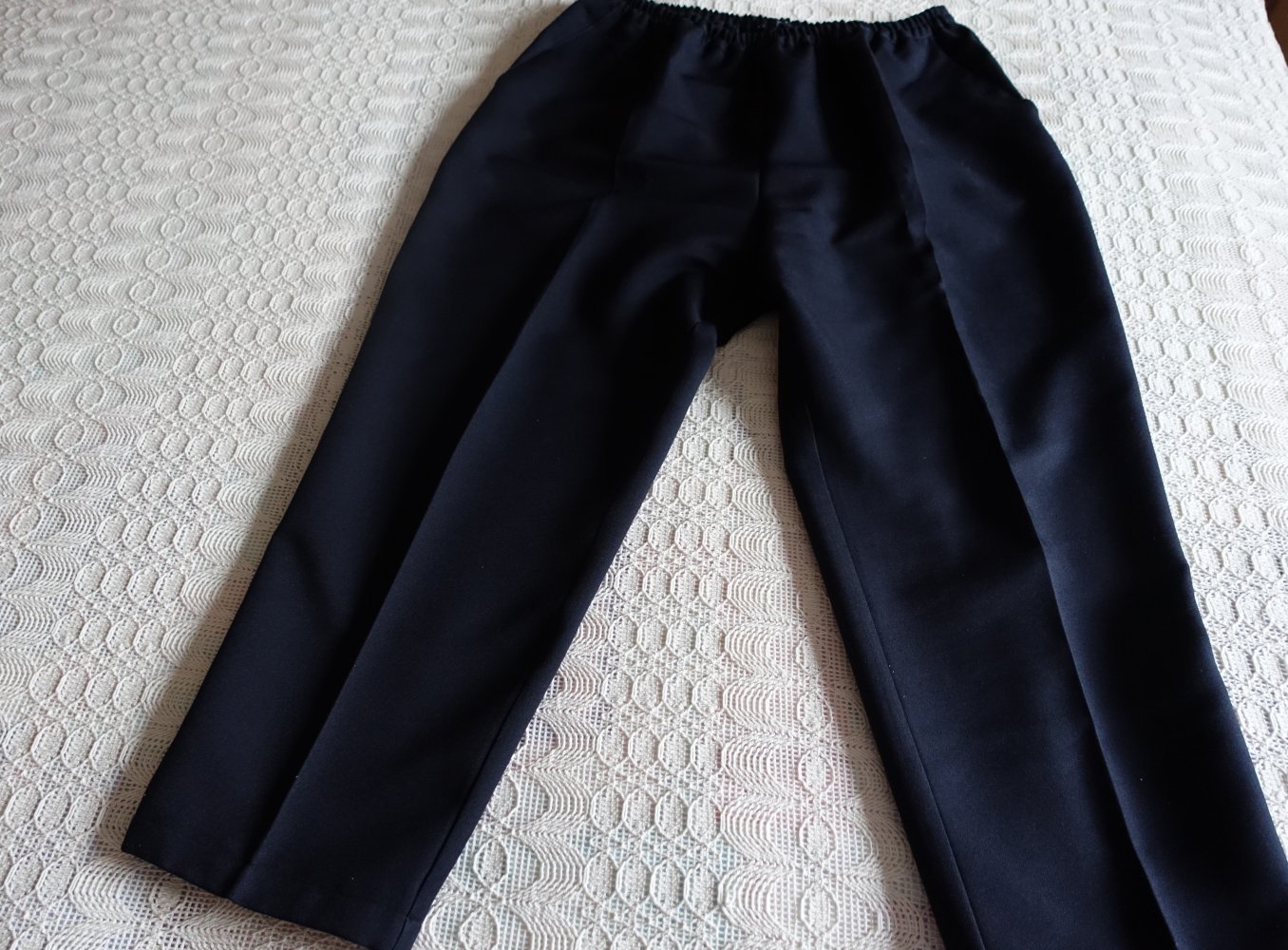 Hose, Schlupfhose, Stoffhose, Kurz-Gr. 22 od. 23 (normal ca. 44 od. 46), dunkelblau