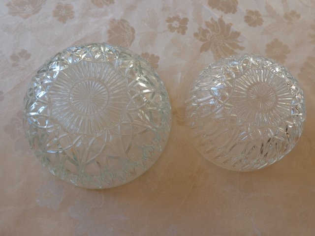 Vintage Hausrat - Glaswaren - Glasschüsseln, 2 Stück, groß/klein