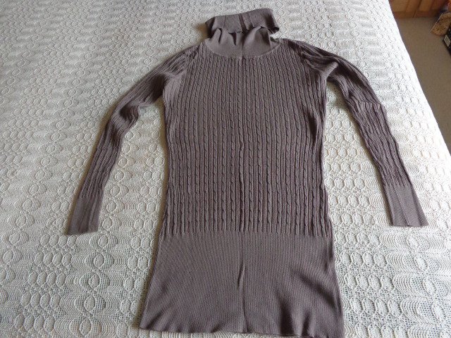 Feinstrickpullover, Rollkragenpullover, Longpullover, Gr. S/M bzw. ca. Gr. 36, khaki