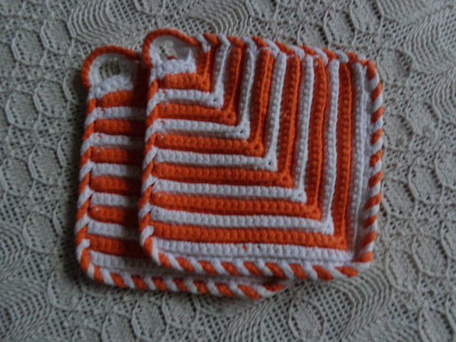 Topflappen, Handarbeit, Vintage-Stil, weiß/orange, ca. 14,5 x 14,5 cm 
