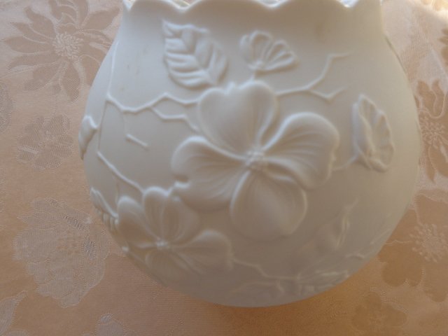 Vintage - Vase - Blumenvase - Kugelvase, AK Kaiser, weiß