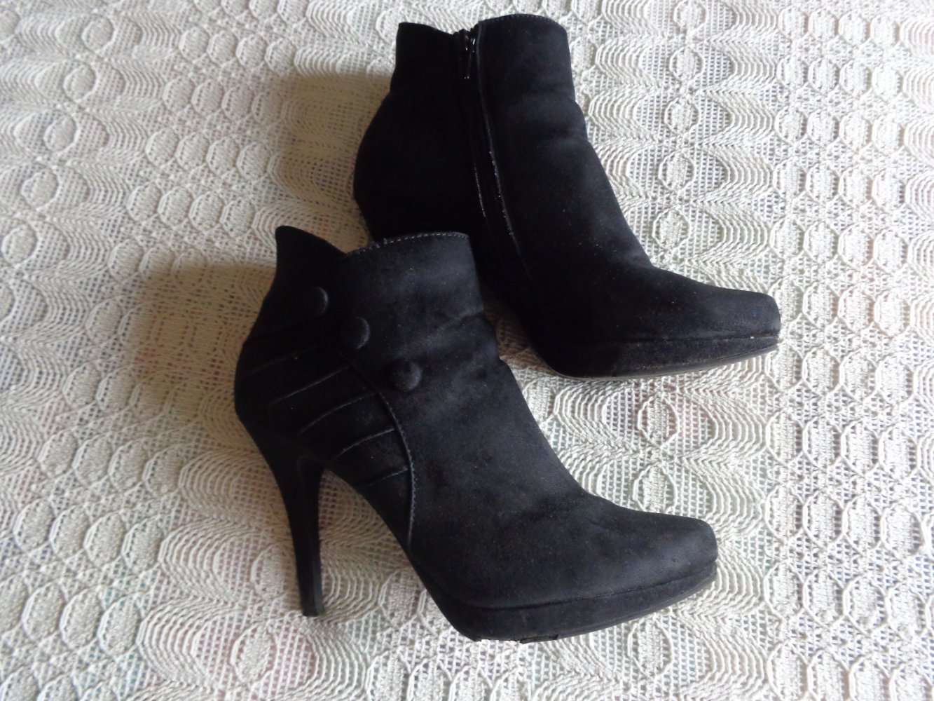 Pumps, Hochfront-Pumps, High Heels, Gr. 39, schwarz, wildlederartig, Graceland