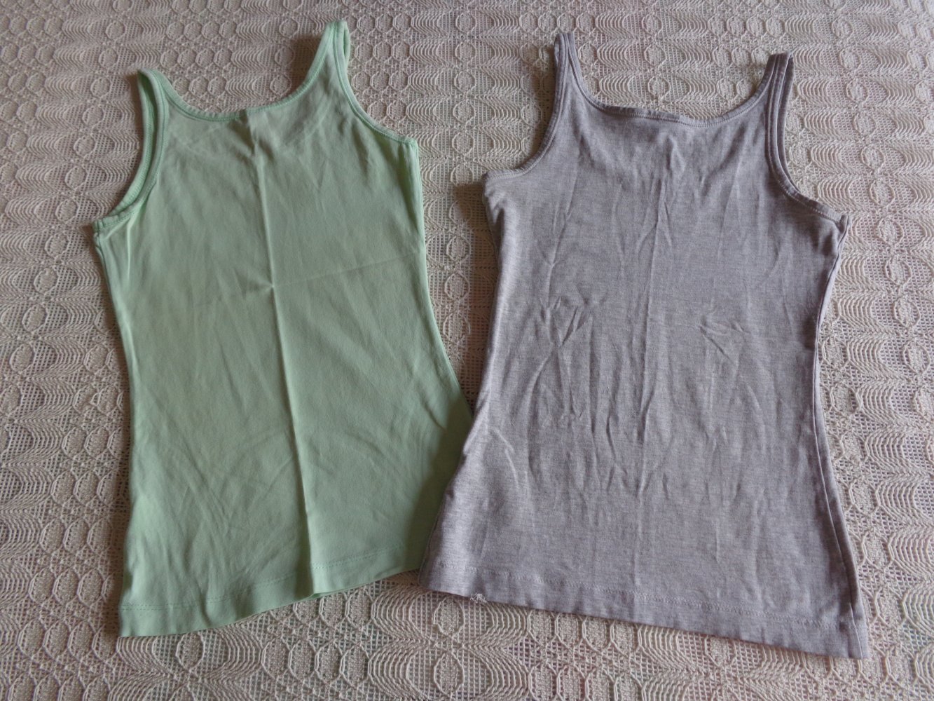 Vintage - Tops, Trägerhemden, Gr. XS bzw. ca. Gr. 34, 2 Stück 6,00 Euro, H&M