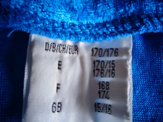 #T-Shirt Gr. 170/176 Pannesamt blau