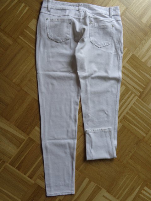 #Hose weiß ca. Gr. M bzw. ca. Gr. 38? Marke: Beesty