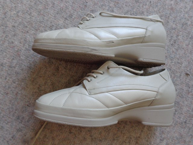 Damenschuhe Waldläufer Gr. 5 bzw. Gr. 38 ecru Leder, Fußbett
