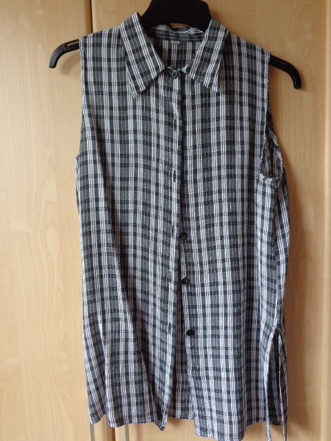 #Vintage Bluse ärmellos, lange Form, Gr. 36/38 bzw. ca. Gr. S/M, schwarz/weiß