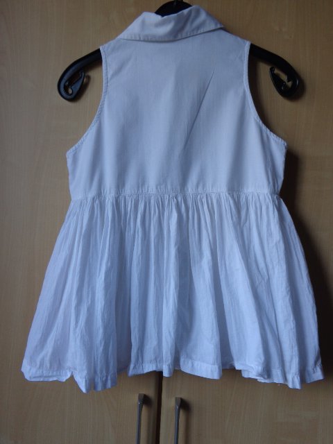Bluse, ohne Ärmel, unterer Teil gekrinkelt, weiß, Gr. 152, UPLINE