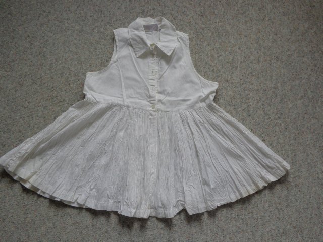 Bluse, ohne Ärmel, unterer Teil gekrinkelt, weiß, Gr. 152, UPLINE