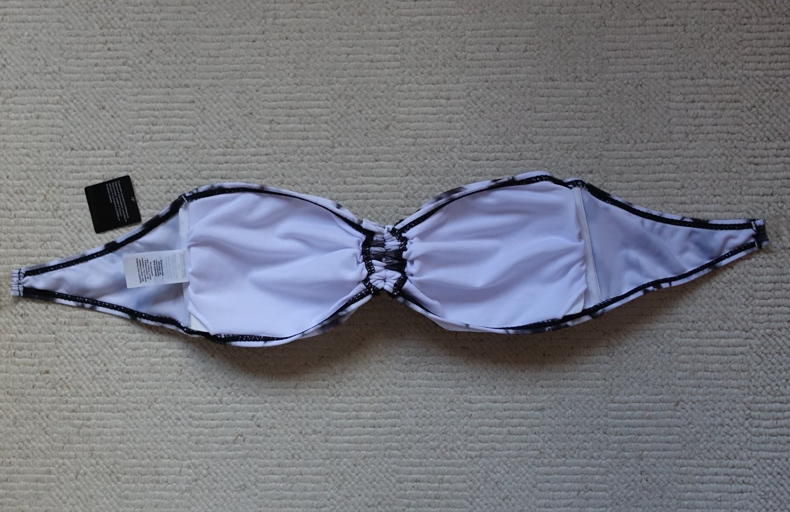 Bikini-Oberteil, Neu, Gr. M bzw. ca. Gr. 40/42, Softschalen