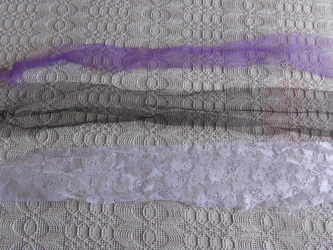 Tüllbänder, 2 Stück und 1 Spitzenband, Kinderhaarschmuck Haarschmuck, je ca. 70 cm lang