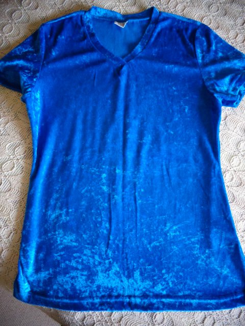 #T-Shirt Gr. 170/176 Pannesamt blau