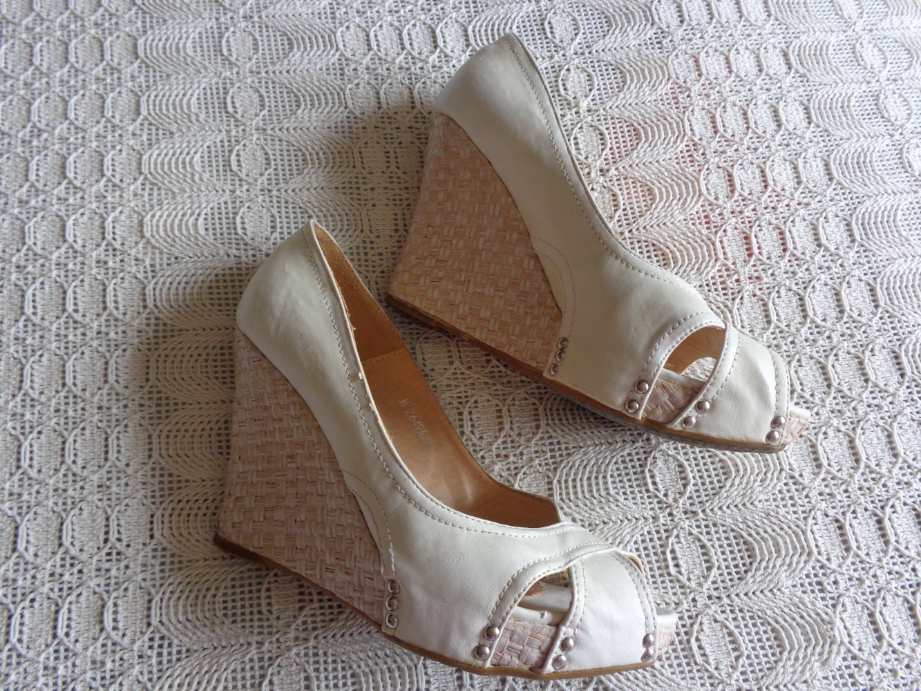 Damenschuhe - Keil-Peeptoes, Gr. 39, ecru, Kunstleder