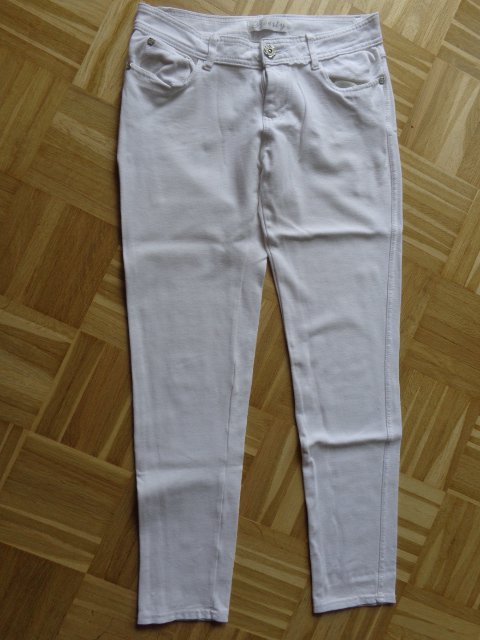 #Hose weiß ca. Gr. M bzw. ca. Gr. 38? Marke: Beesty