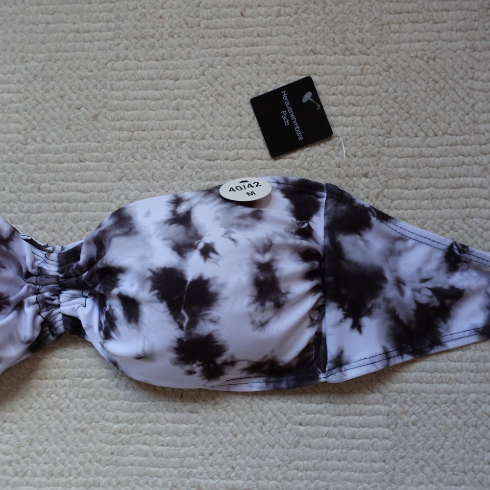 Bikini-Oberteil, Neu, Gr. M bzw. ca. Gr. 40/42, Softschalen