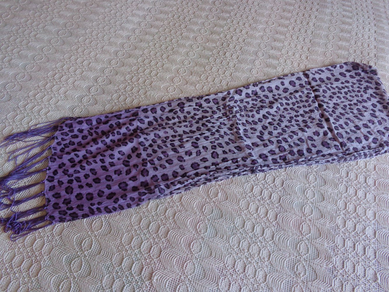 Schal, Tuch, Crinkle, lila, Gesamtlänge inkl. Fransen ca. 195 cm, Breite ca. 27 cm, Leo-Muster