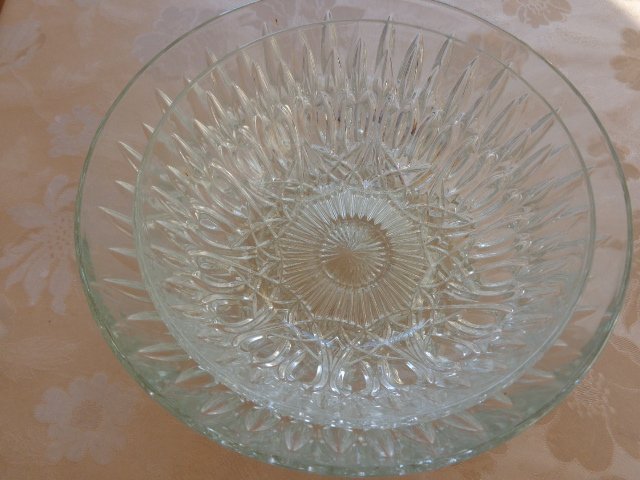 Vintage Hausrat - Glaswaren - Glasschüsseln, 2 Stück, groß/klein