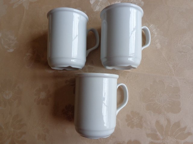 Haushalt - Geschirr - Becher - Trinkbecher, weiß, 3 Stück 3,00 €
