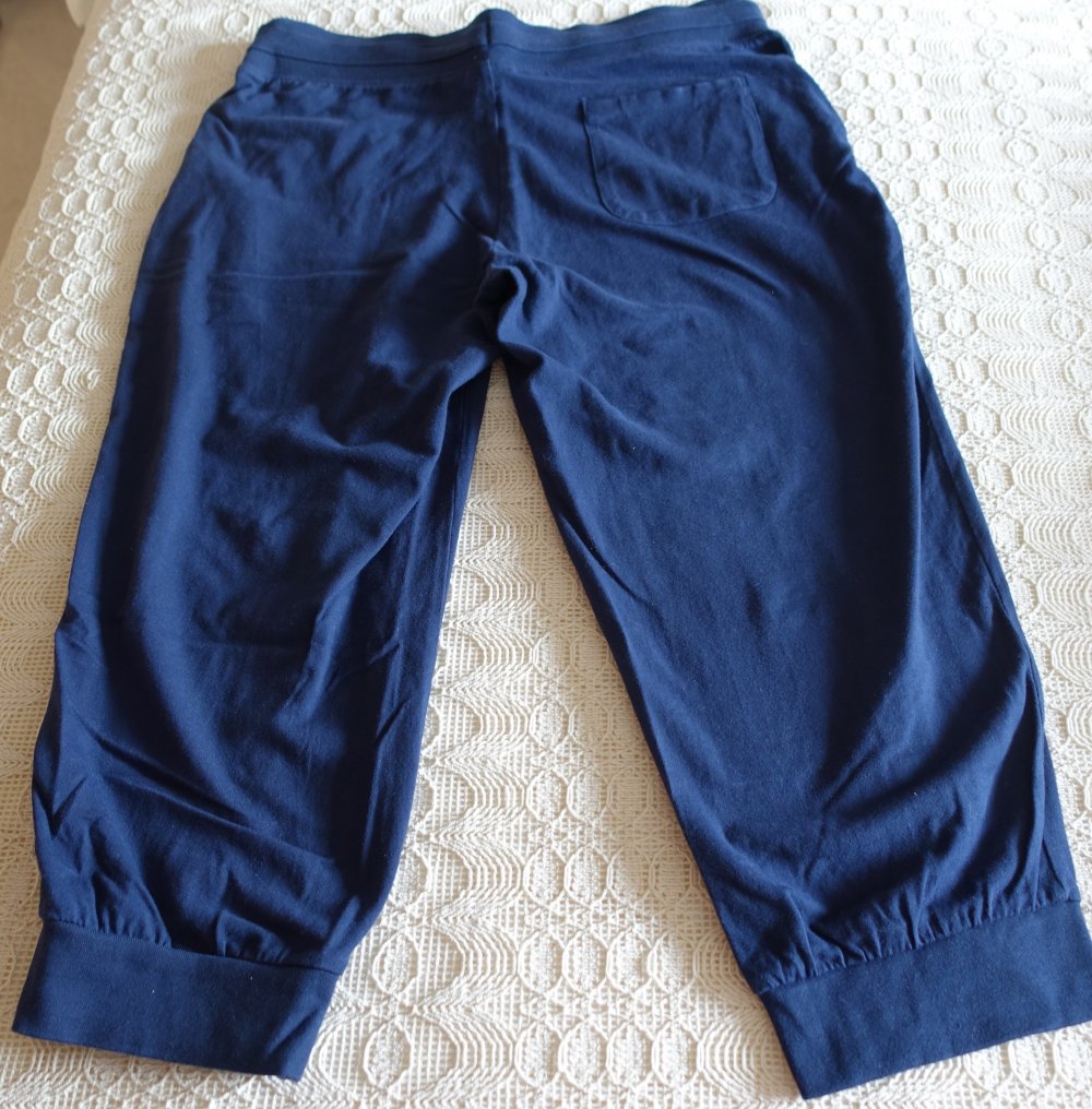 Caprihose - Hose - dunkelblau, Gr. M bzw. ca. Gr. 40, Esmara