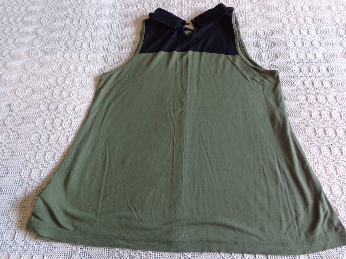Vintage - Shirt, Kragenshirt, Bluse, Gr. 34 bzw. ca. Gr. XS, khaki/schwarz