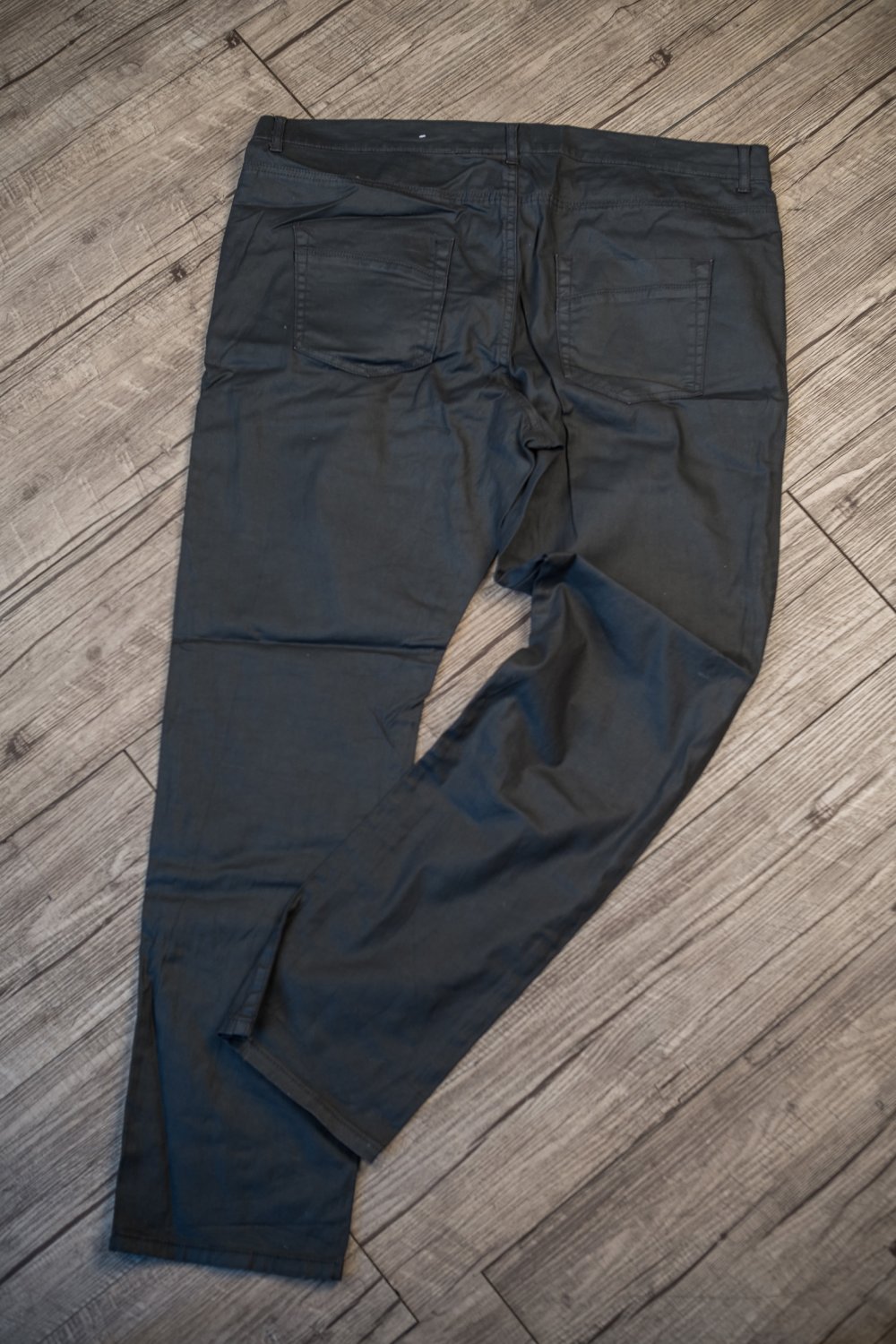 3 schwarze Hosen Jeans 48 neuwertig auch einzeln