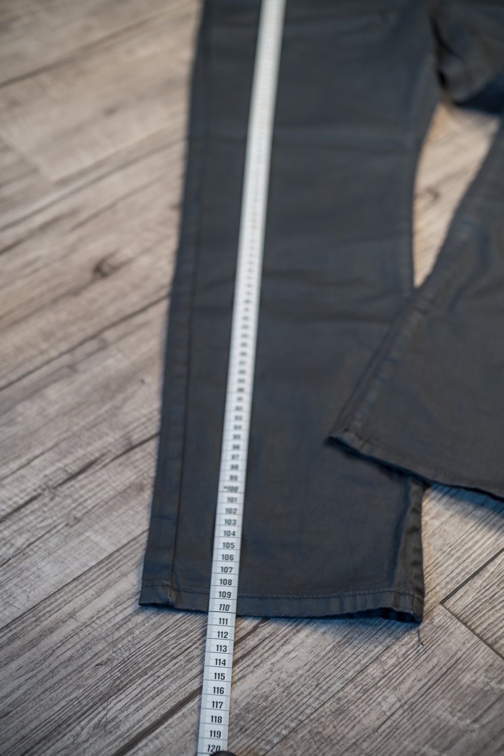 3 schwarze Hosen Jeans 48 neuwertig auch einzeln