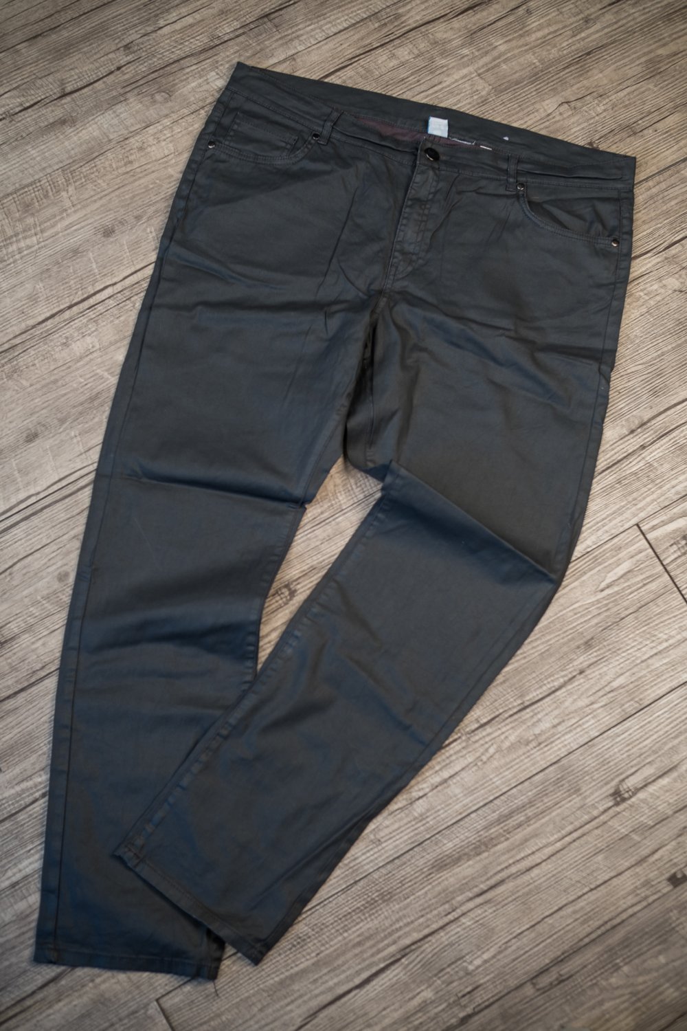 3 schwarze Hosen Jeans 48 neuwertig auch einzeln