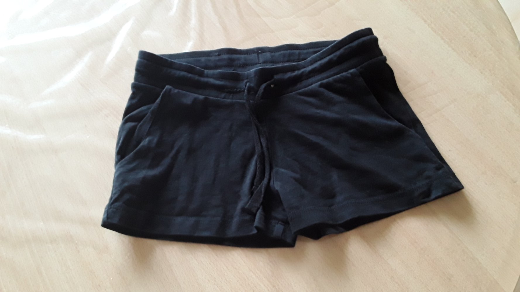 schwarze Hot Pants Gr. 140 H&M