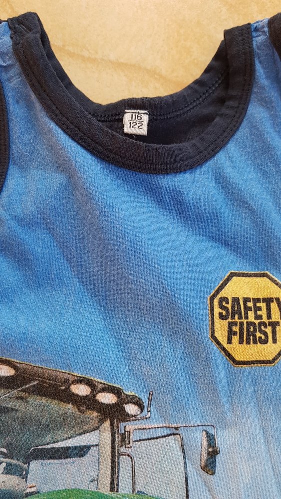 Unterhemd/ Top/ Tankshirt mit Traktormotiv Gr 116/122