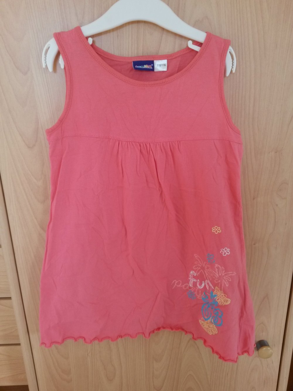 apricotfarbenes Kleid in Gr. 110/116