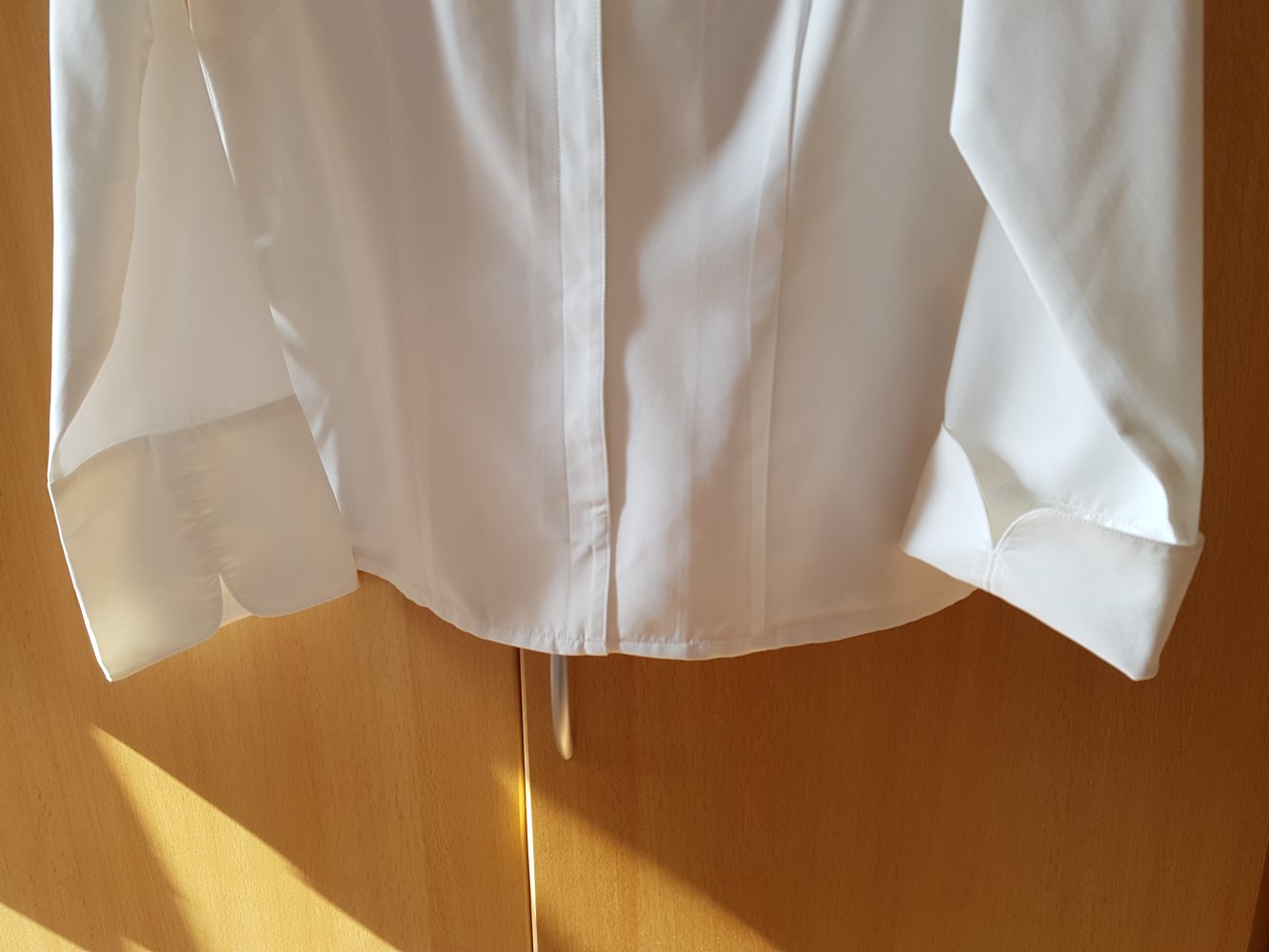 weiße Bluse in Gr. 36 von Elements 