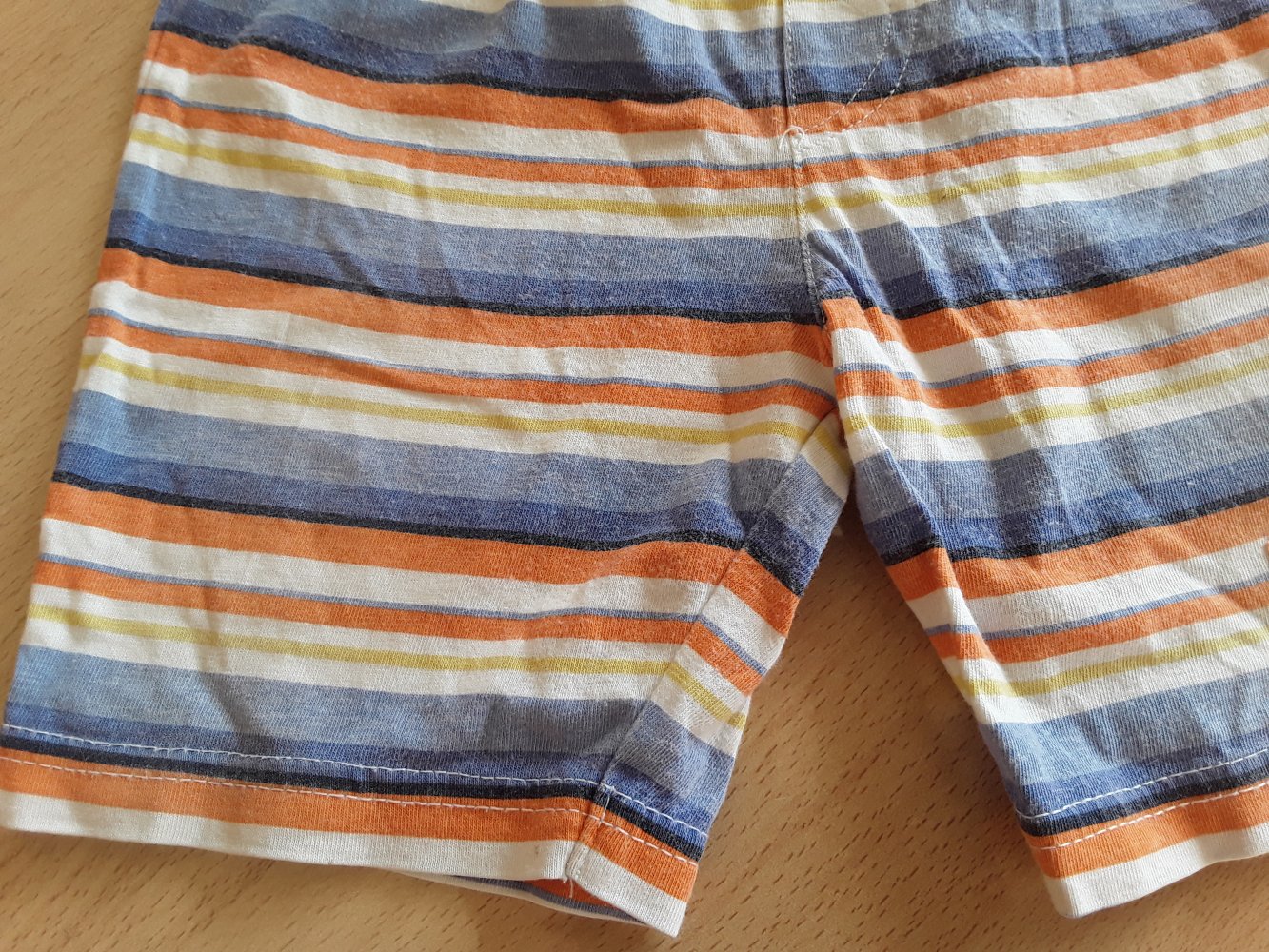 gestreifte kurze Hose/ Shorts/ Radler in Gr. 74 von C&A