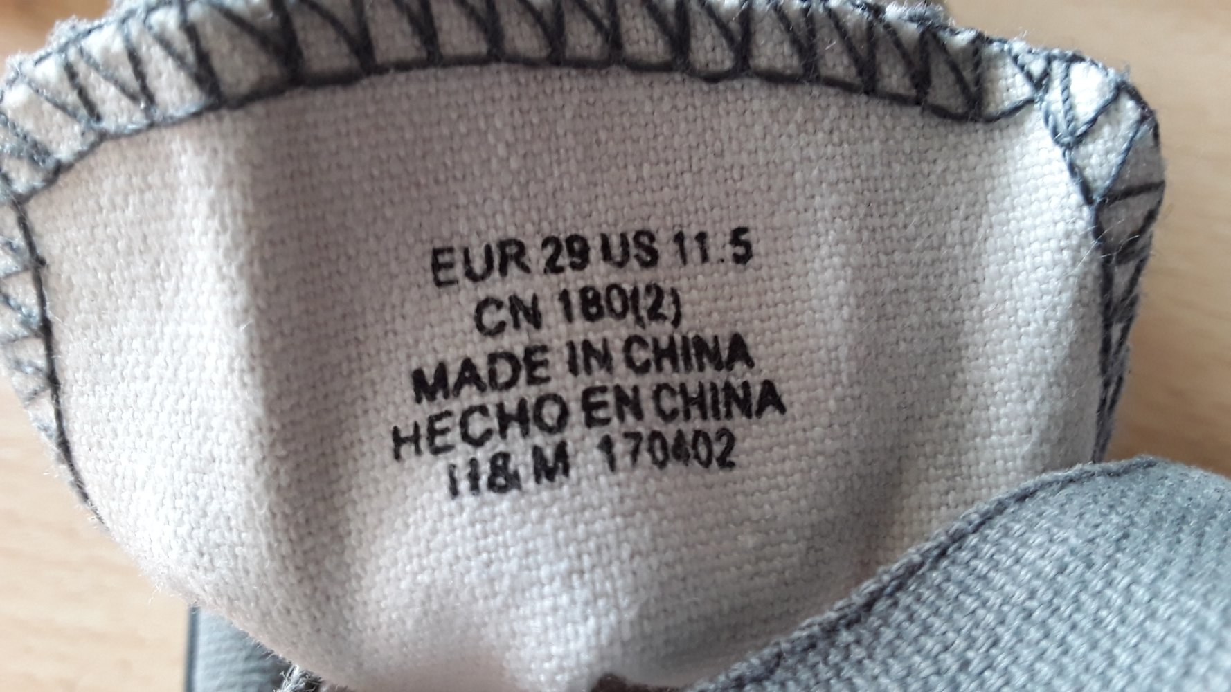 graue Sneaker in Gr. 29 H&M
