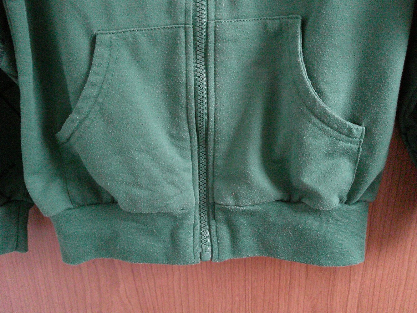 dunkelgrüne Sweatjacke Gr. 122 von Crossfire